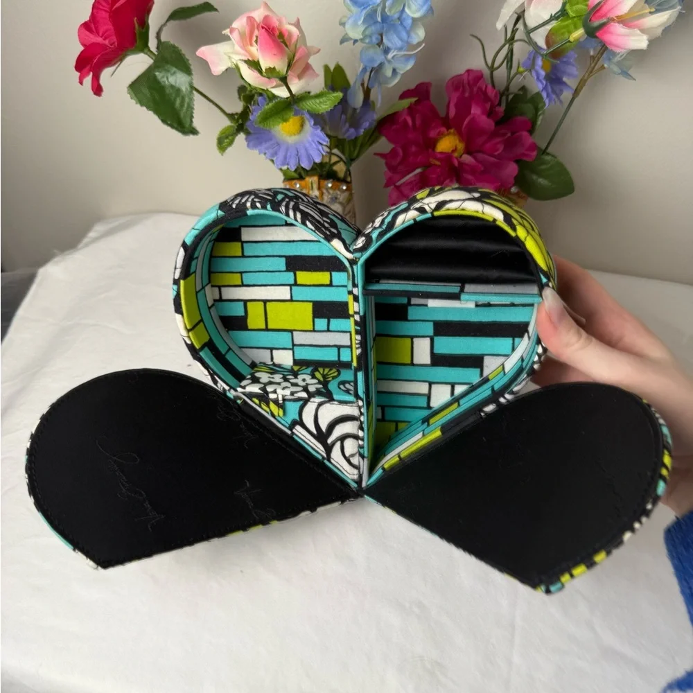 Vera Bradley Island Blooms Heart to Heart Jewelry Case Floral Fabric RETIRED